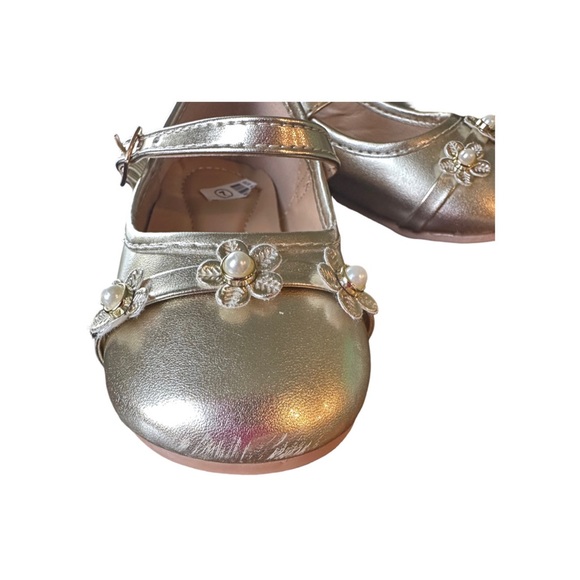 COPY - Toddler girl gold shoes - Picture 2 of 4